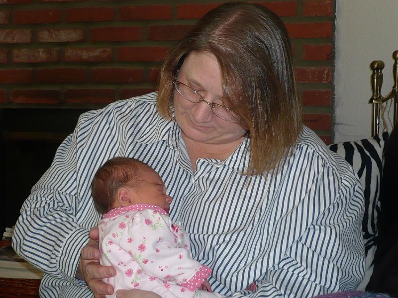 Hailee8th24 011.jpg - Grammie Lyn and Hailee